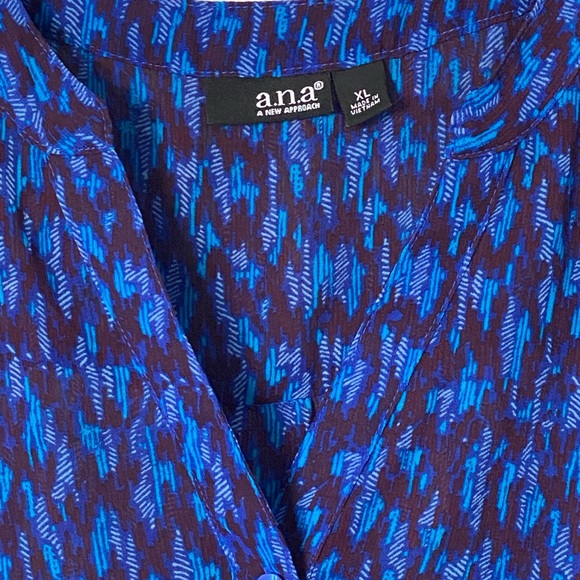 Blouse - Picture 3 of 4